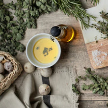 Load image into Gallery viewer, Della Terra - Extra Virgin Olive Oil  (200ml)
